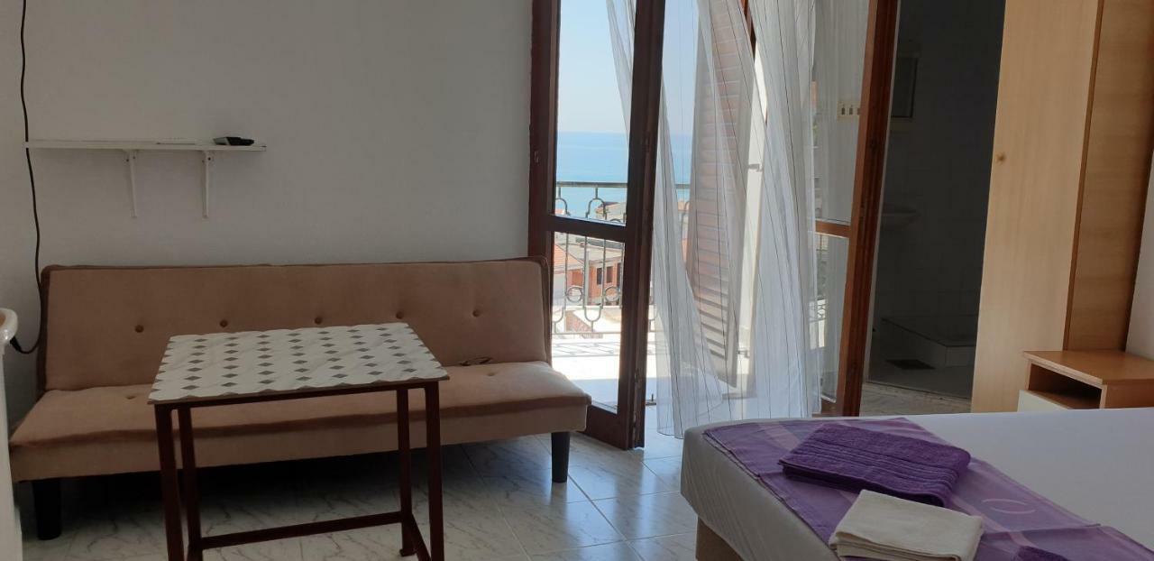 Apartments Prag ウルツィニ エクステリア 写真